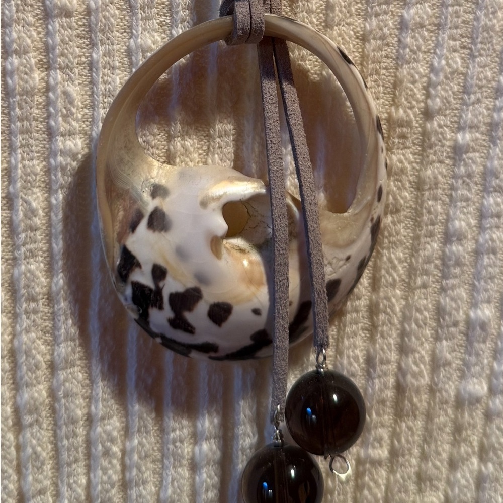 NWOT Unique Shell Pendant with Brown Accents